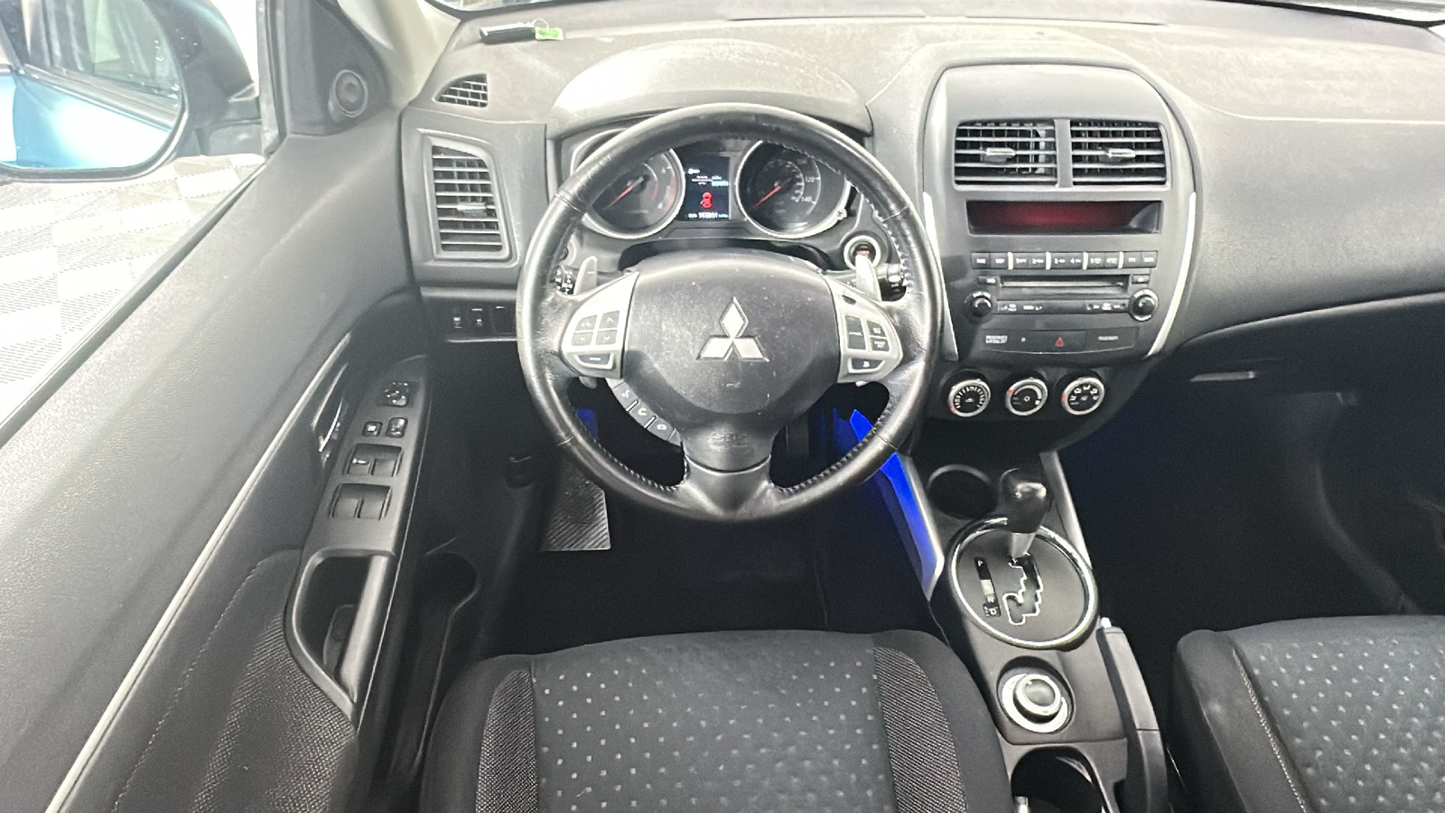 2011 Mitsubishi Outlander Sport SE 24