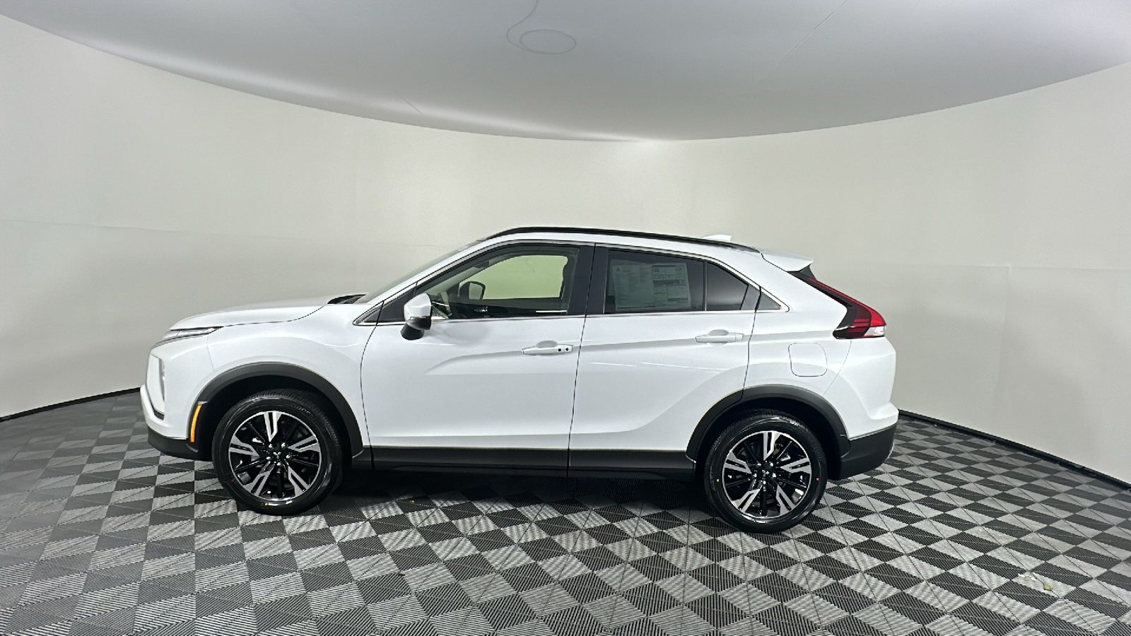 2024 Mitsubishi Eclipse Cross SE 9