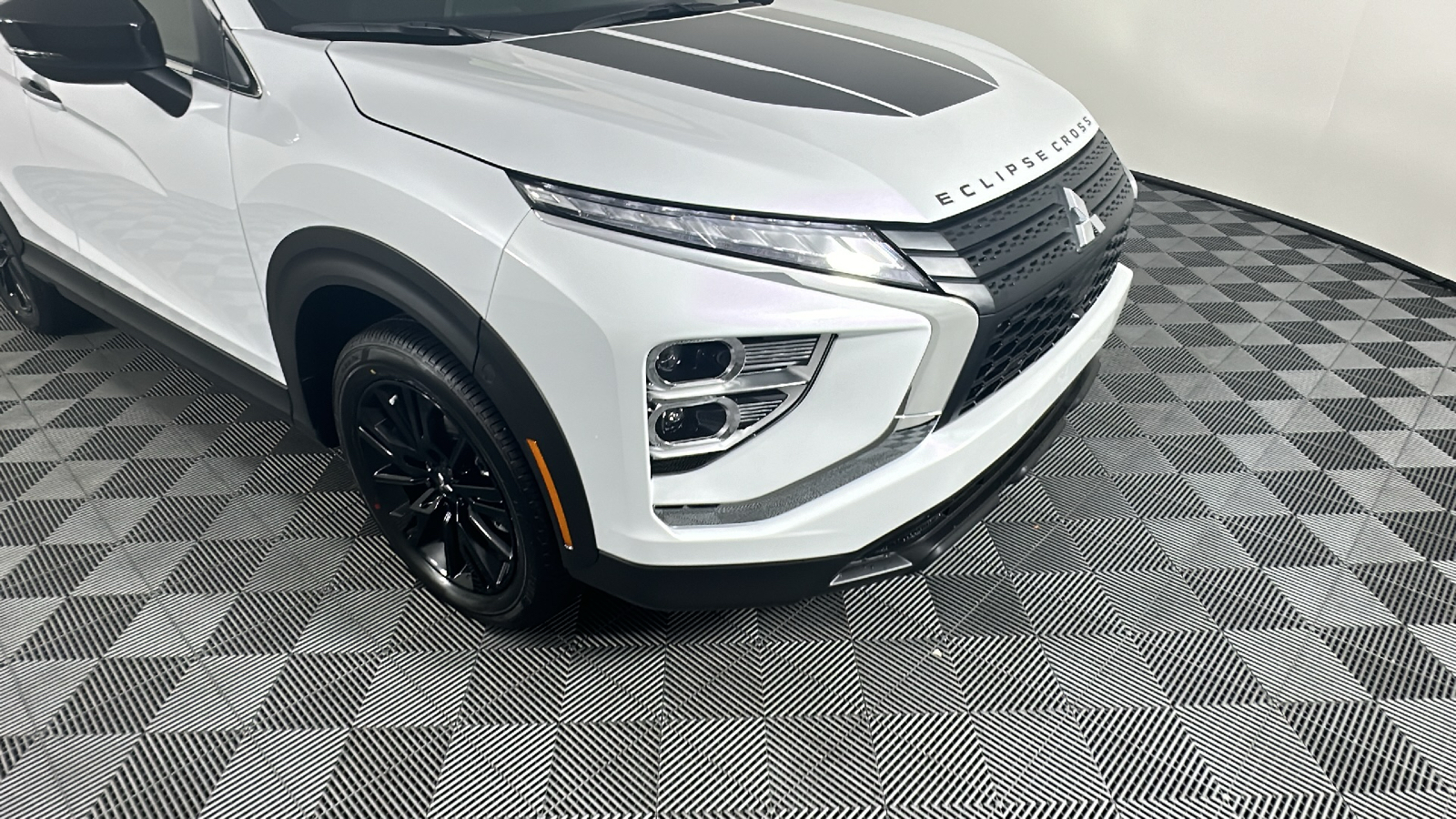 2024 Mitsubishi Eclipse Cross Black Edition 2