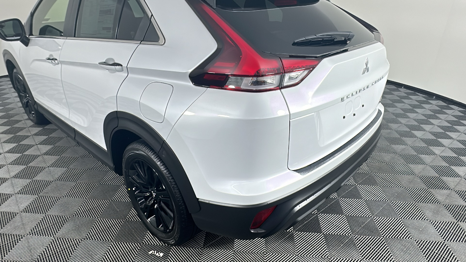 2024 Mitsubishi Eclipse Cross Black Edition 12