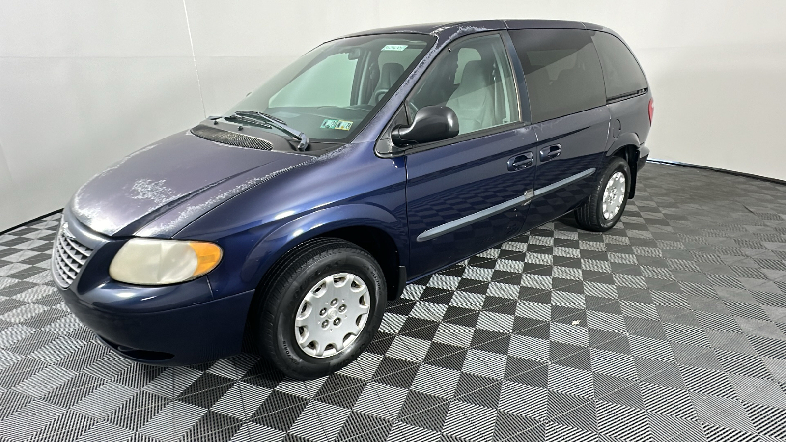 2004 Chrysler Town & Country LX 7