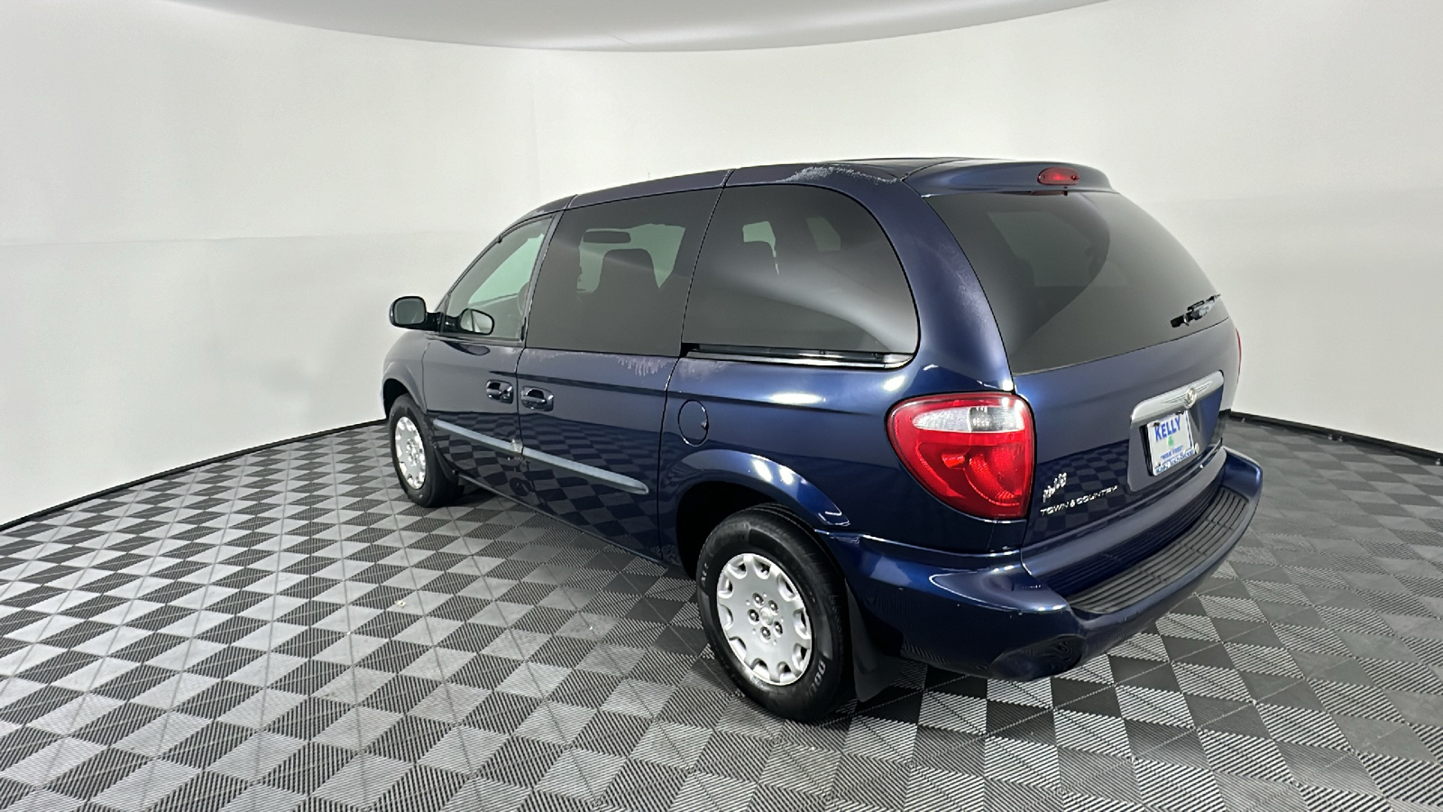 2004 Chrysler Town & Country LX 12