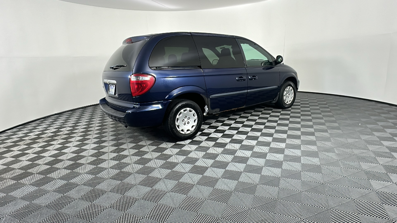 2004 Chrysler Town & Country LX 20