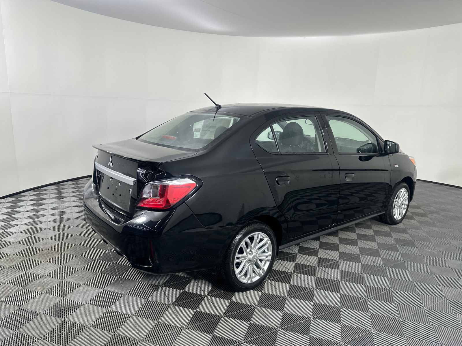 2024 Mitsubishi Mirage G4 LE 17