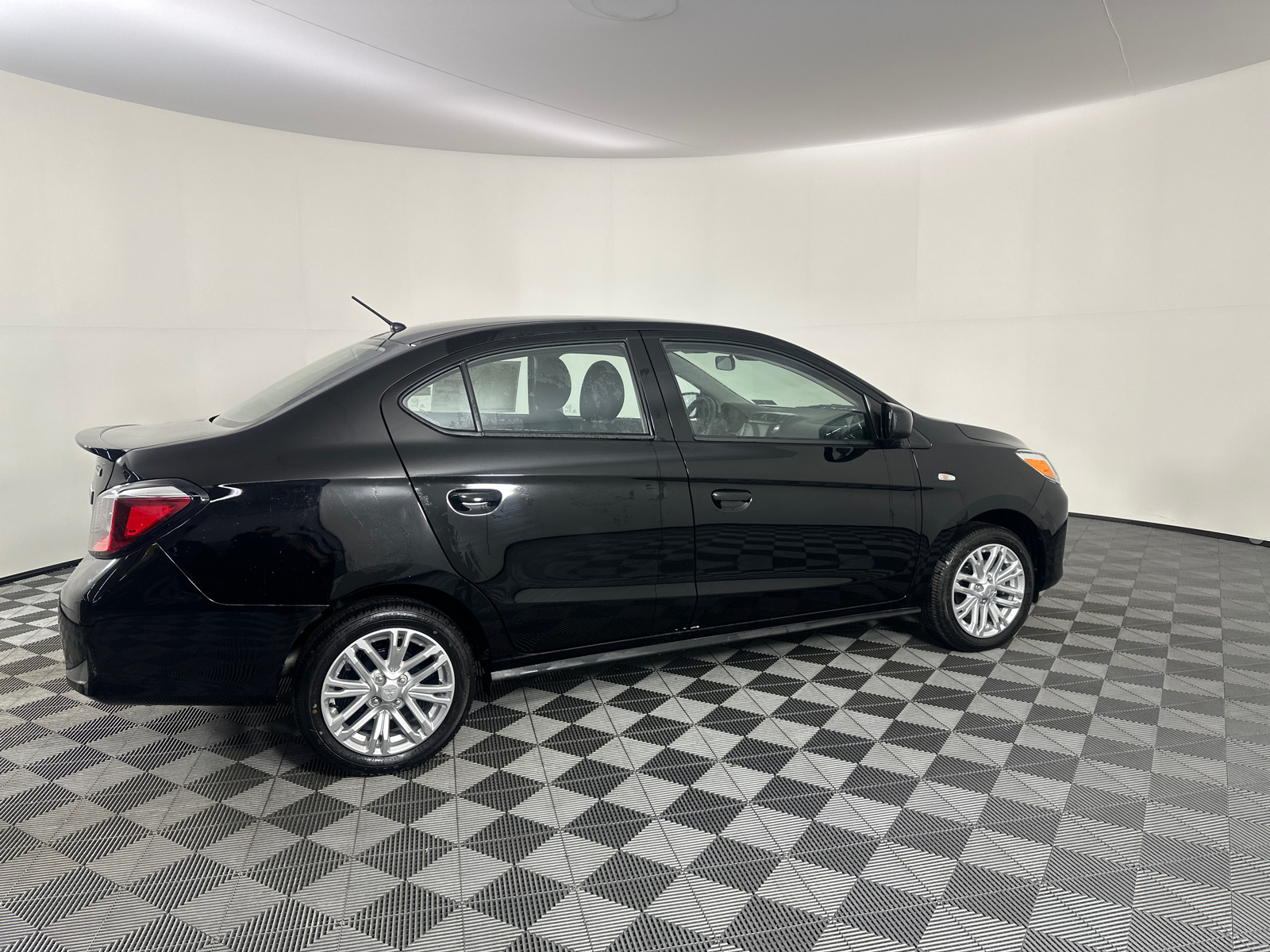 2024 Mitsubishi Mirage G4 LE 20