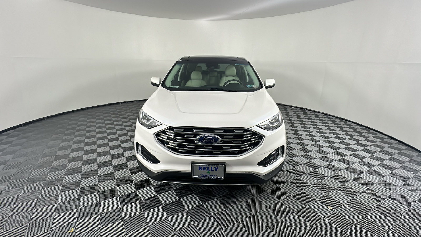 2019 Ford Edge Titanium 2