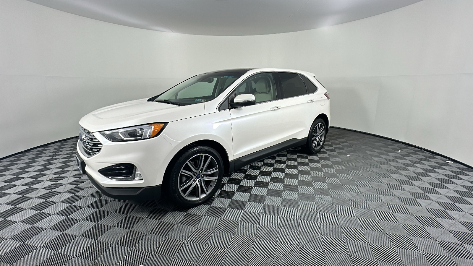 2019 Ford Edge Titanium 4