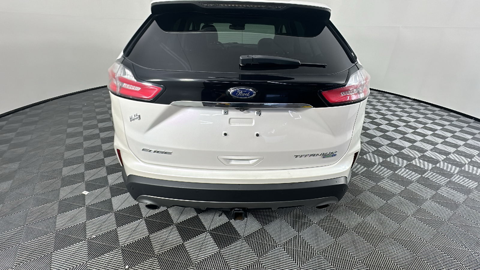 2019 Ford Edge Titanium 13