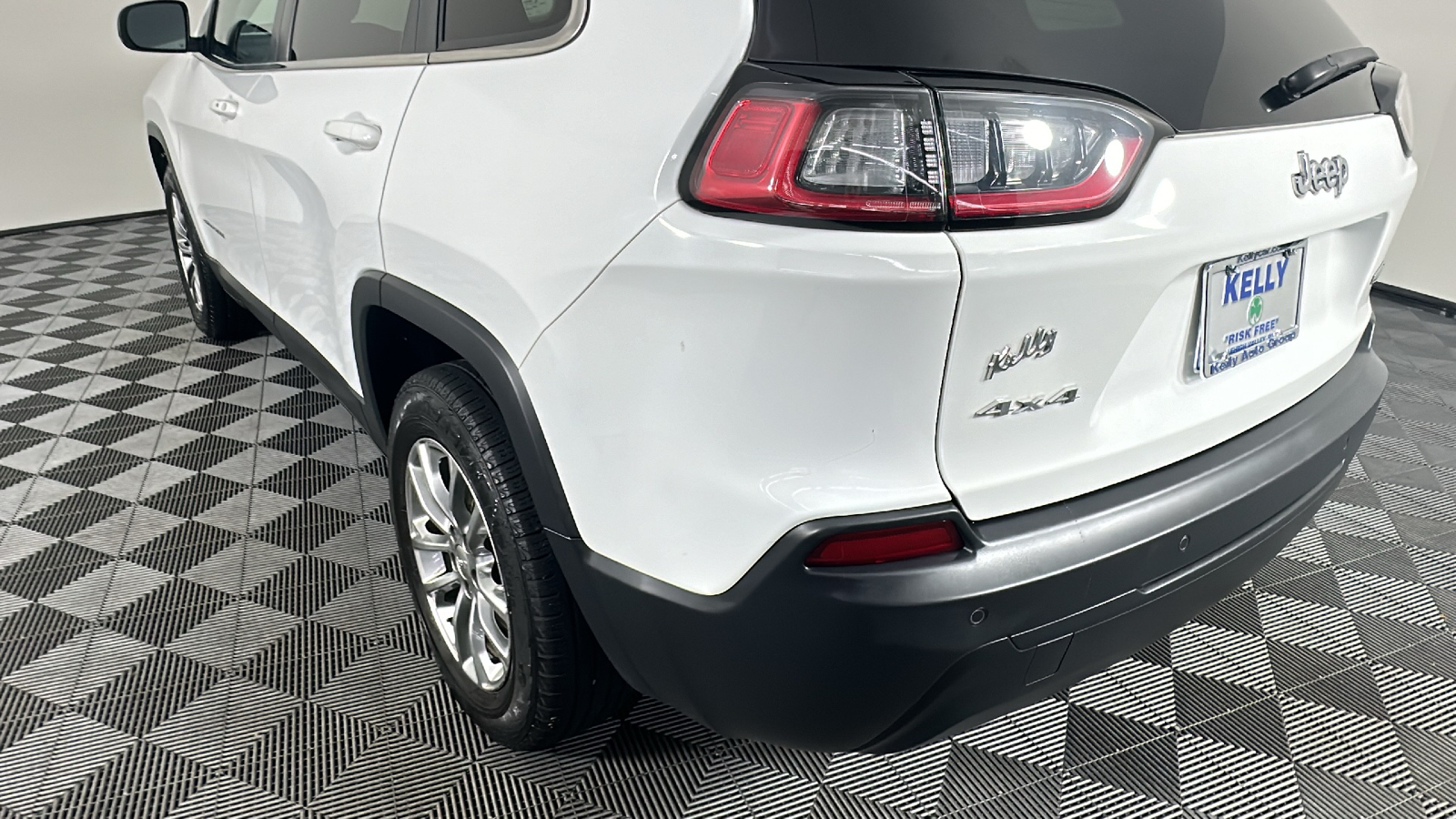 2019 Jeep Cherokee Latitude Plus 11