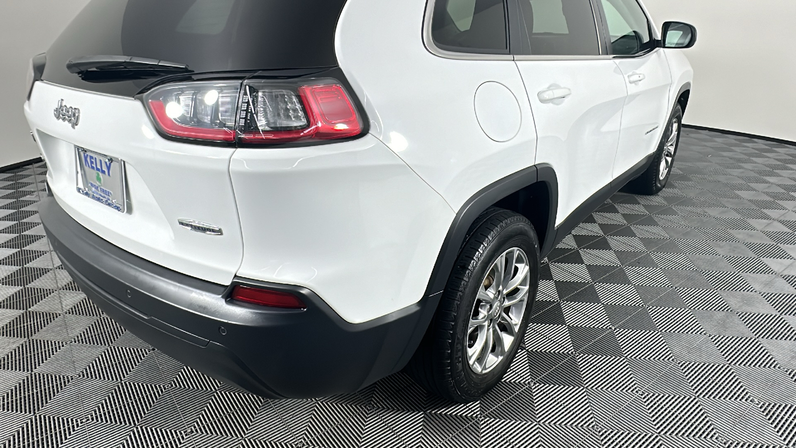 2019 Jeep Cherokee Latitude Plus 18