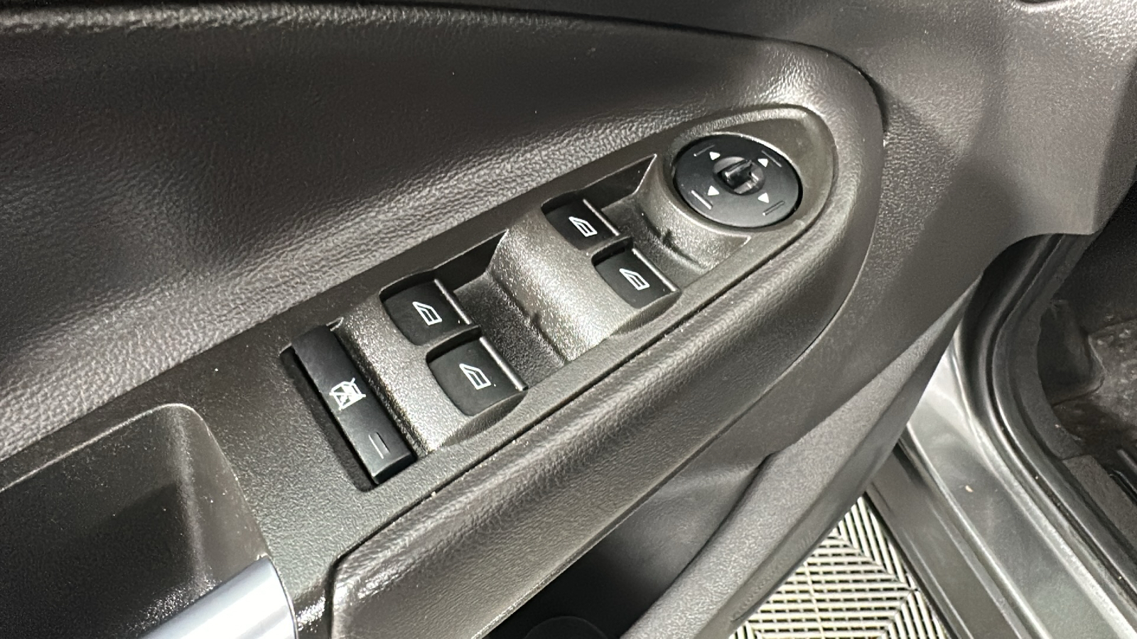 2017 Ford Escape SE 29