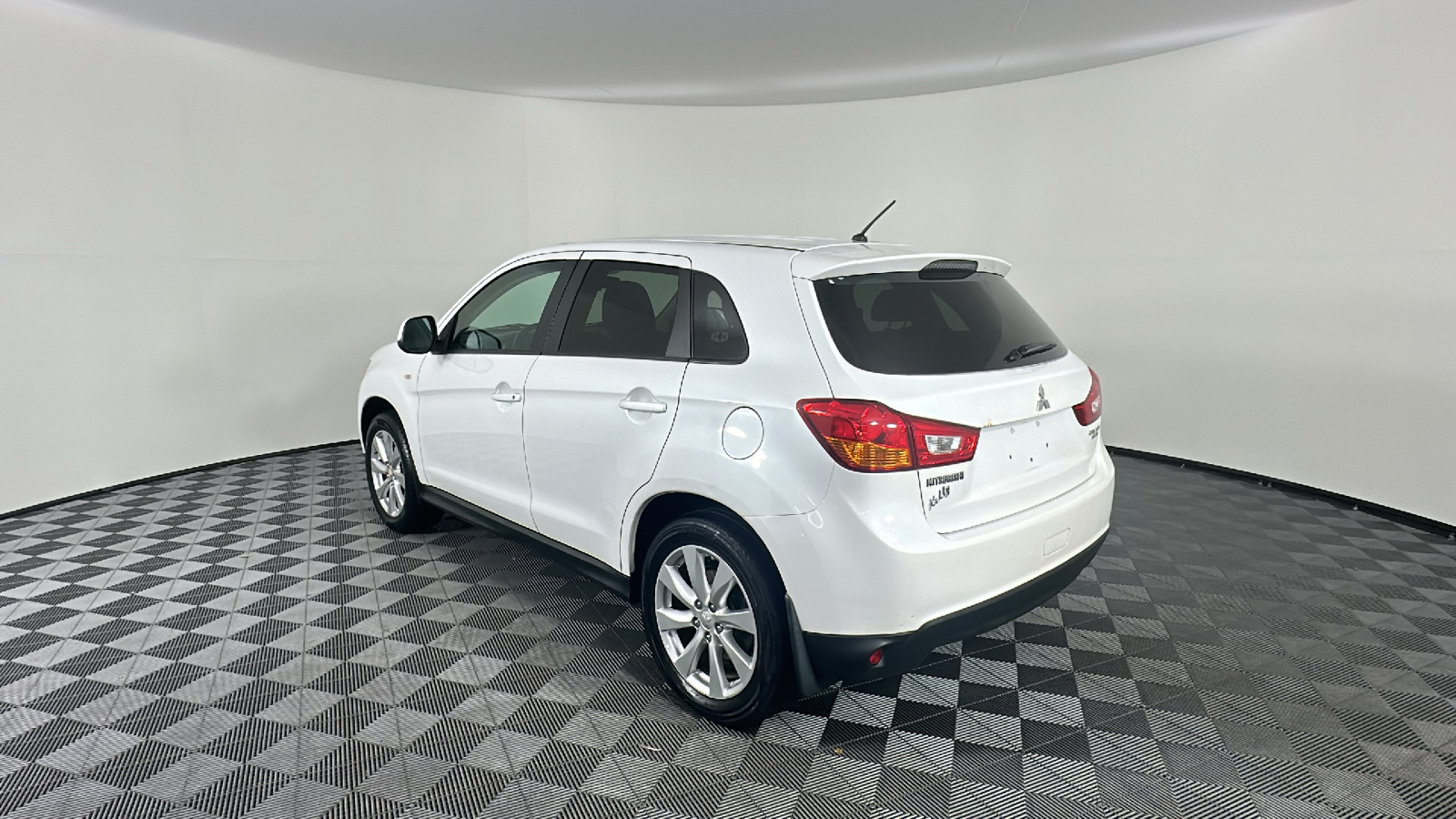 2015 Mitsubishi Outlander Sport ES 11