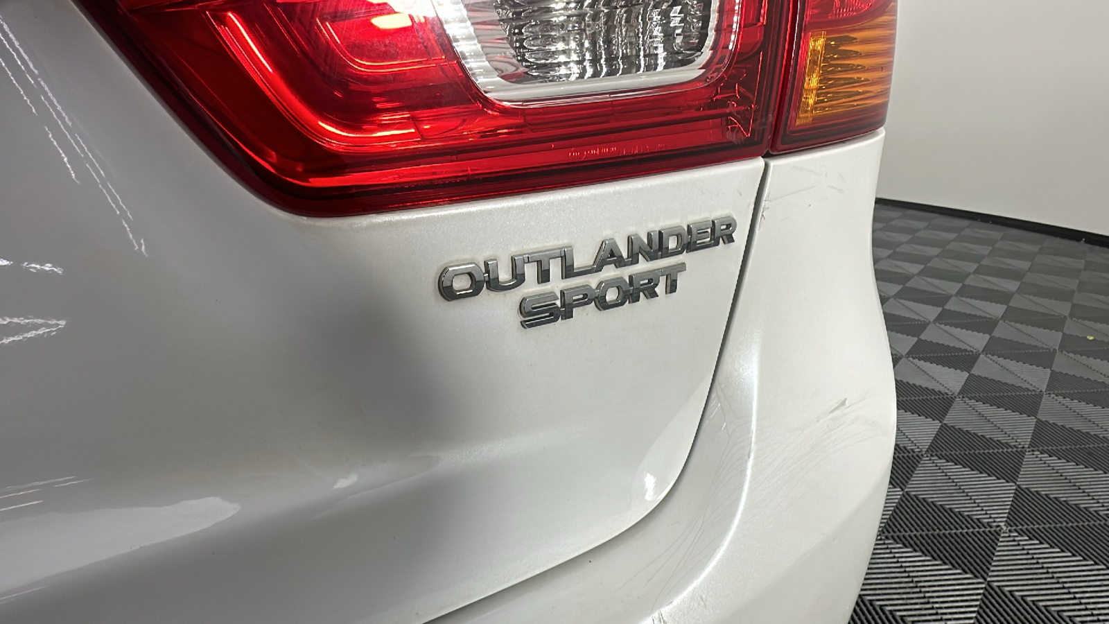 2015 Mitsubishi Outlander Sport ES 15