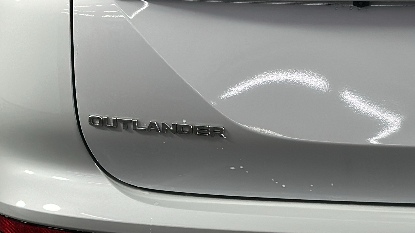 2024 Mitsubishi Outlander SE 16