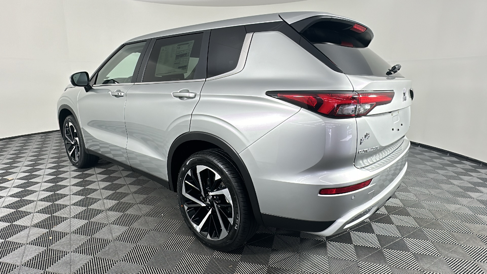 2024 Mitsubishi Outlander SE 11