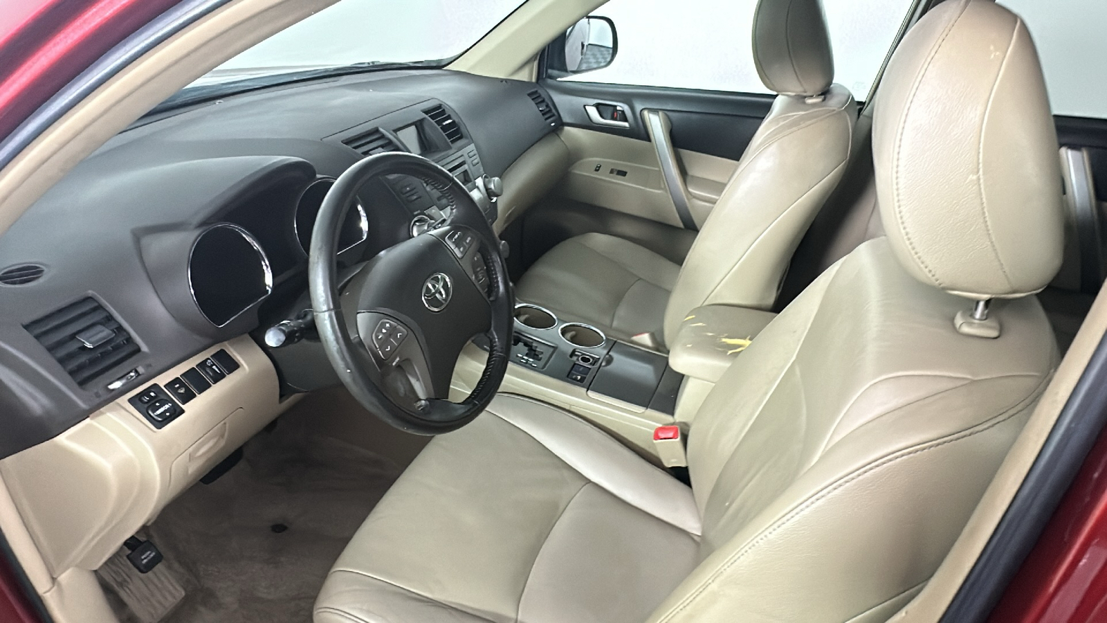 2010 Toyota Highlander SE 31