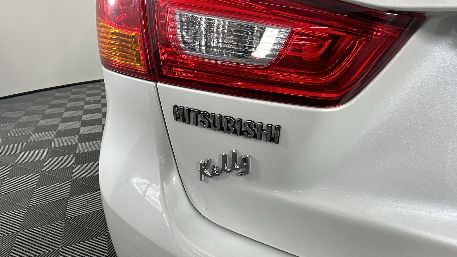 2015 Mitsubishi Outlander Sport SE 16