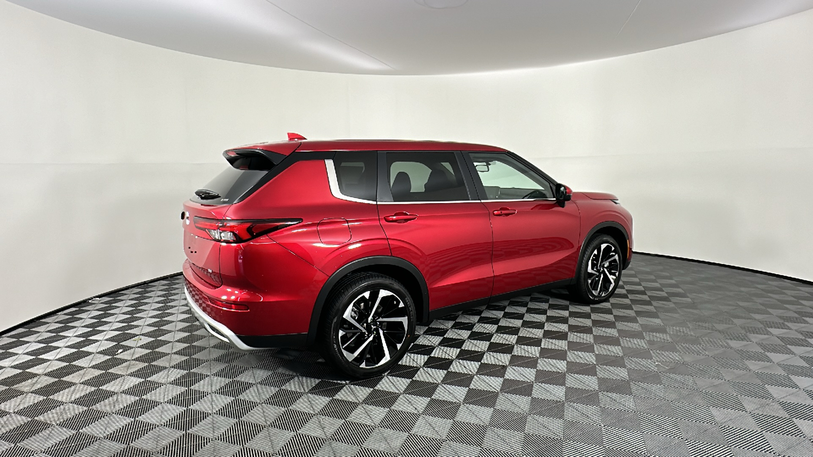 2024 Mitsubishi Outlander SE 19