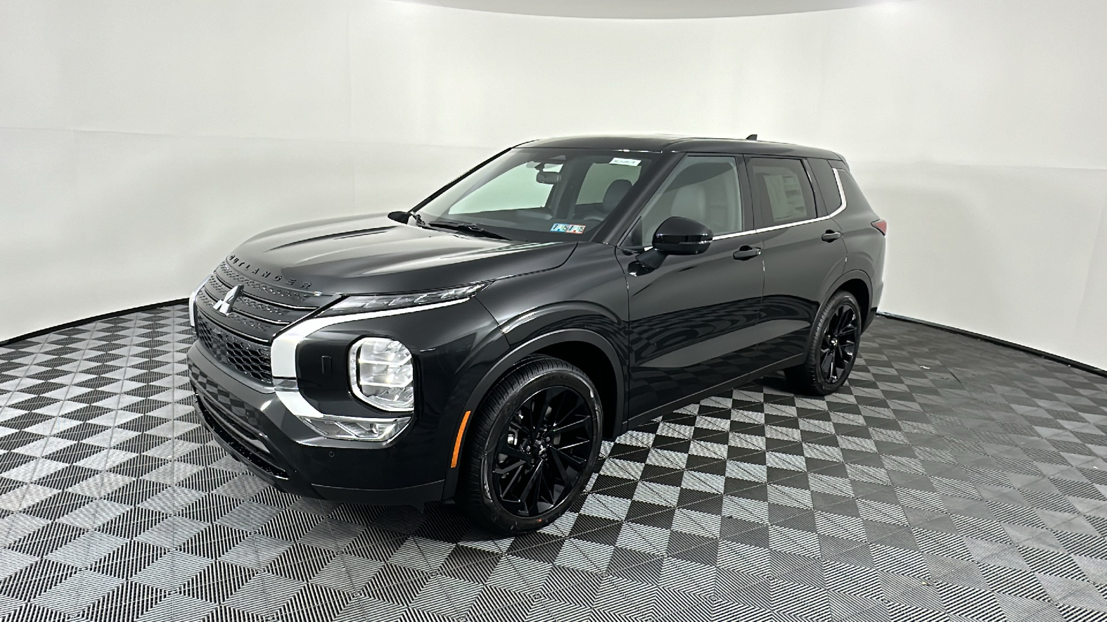 2024 Mitsubishi Outlander SE Black Edition w/Pano Roof 6