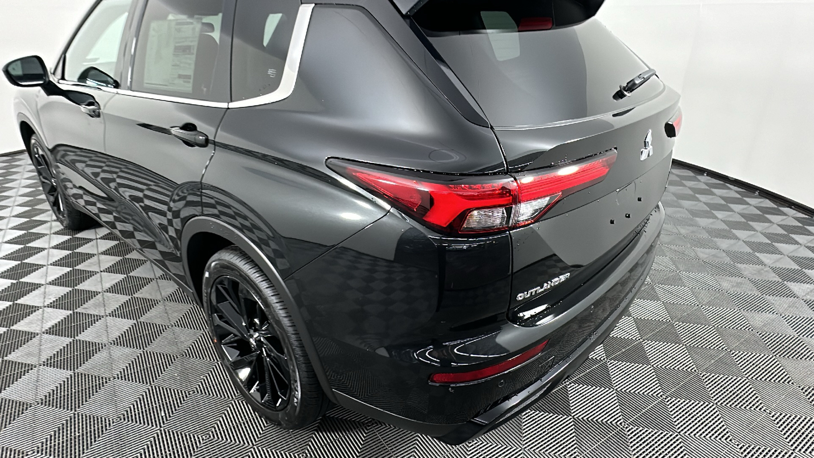 2024 Mitsubishi Outlander SE Black Edition w/Pano Roof 12