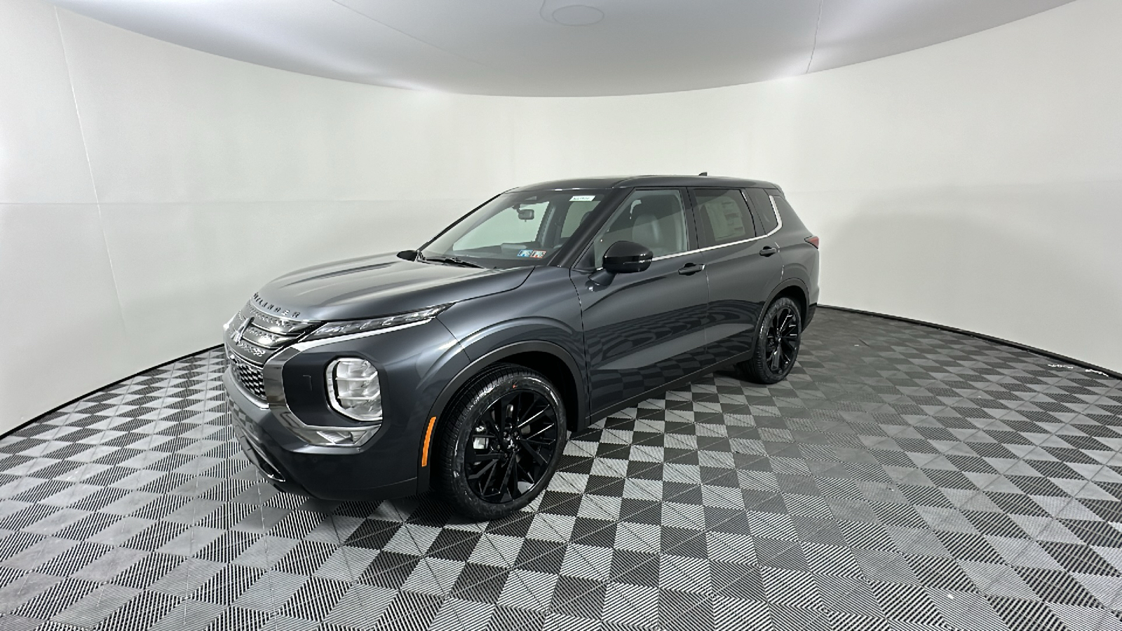 2024 Mitsubishi Outlander SE Black Edition w/Pano Roof 4