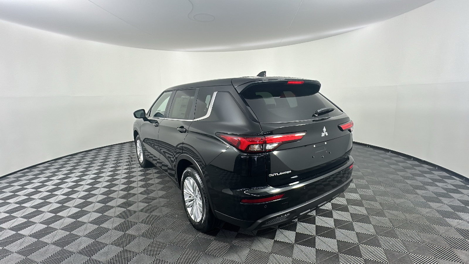 2024 Mitsubishi Outlander ES 9