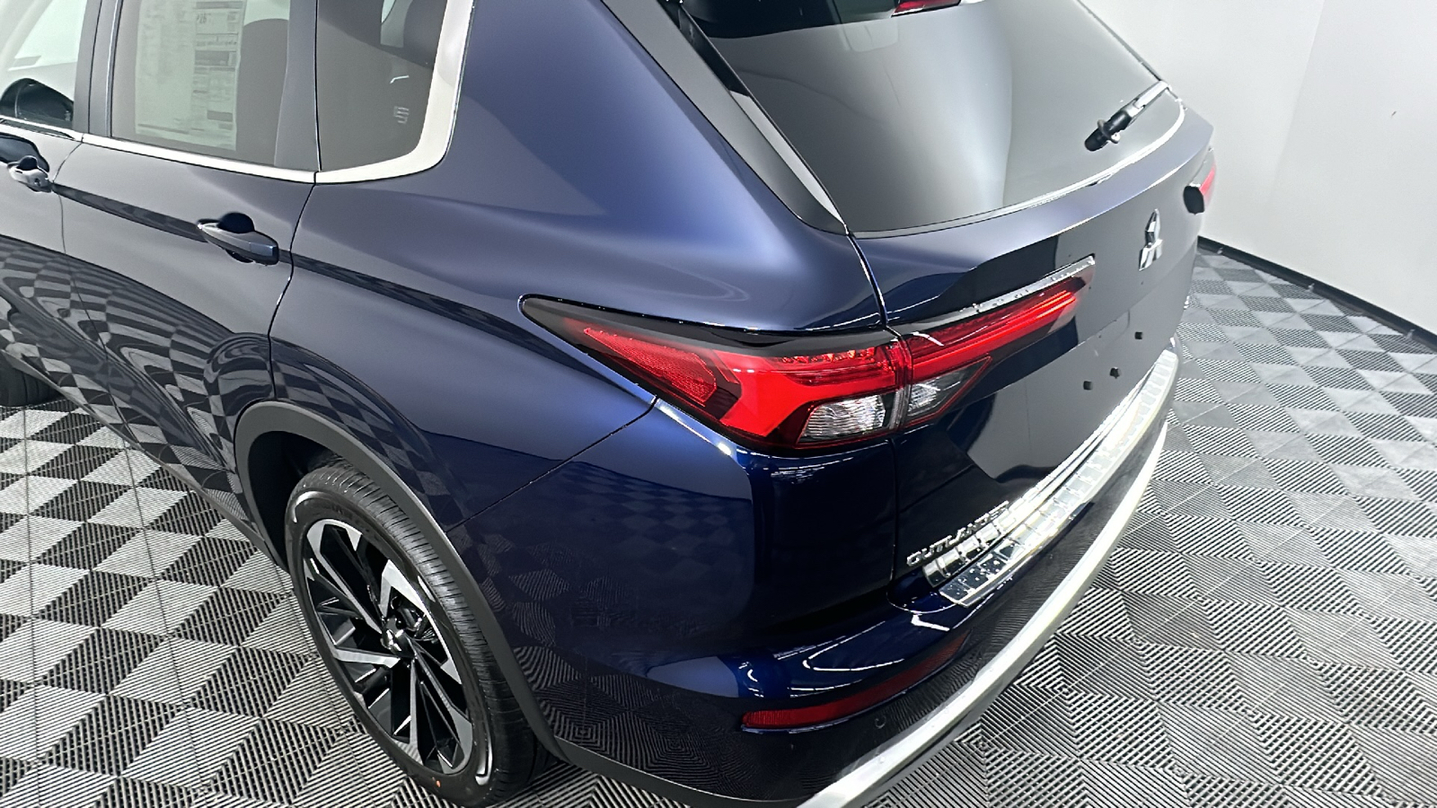 2024 Mitsubishi Outlander SE 12