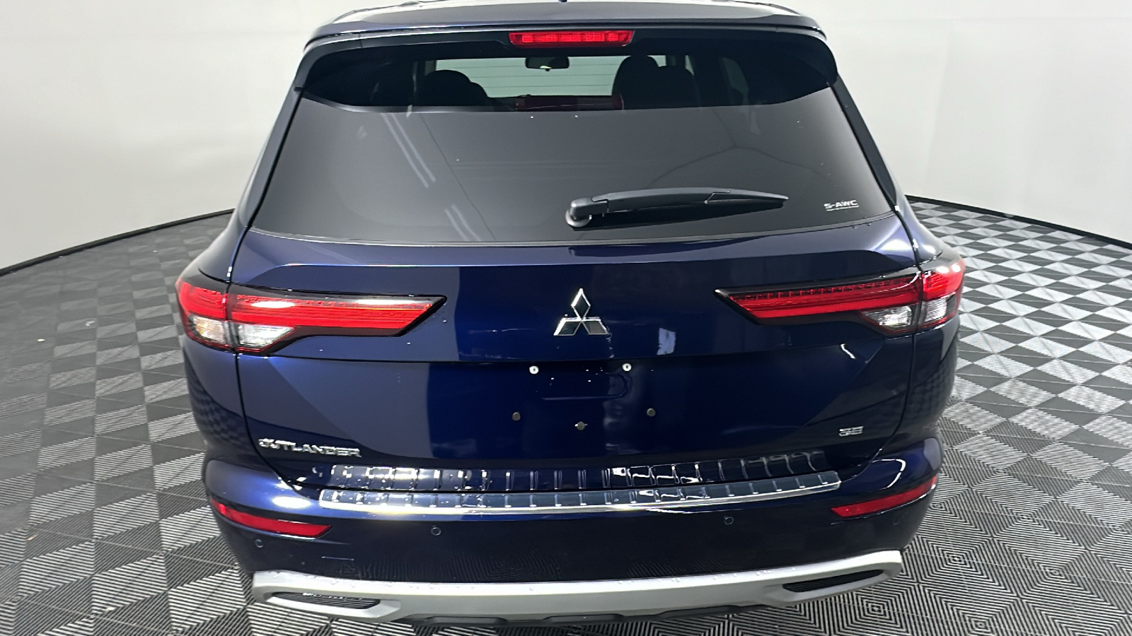 2024 Mitsubishi Outlander SE 15