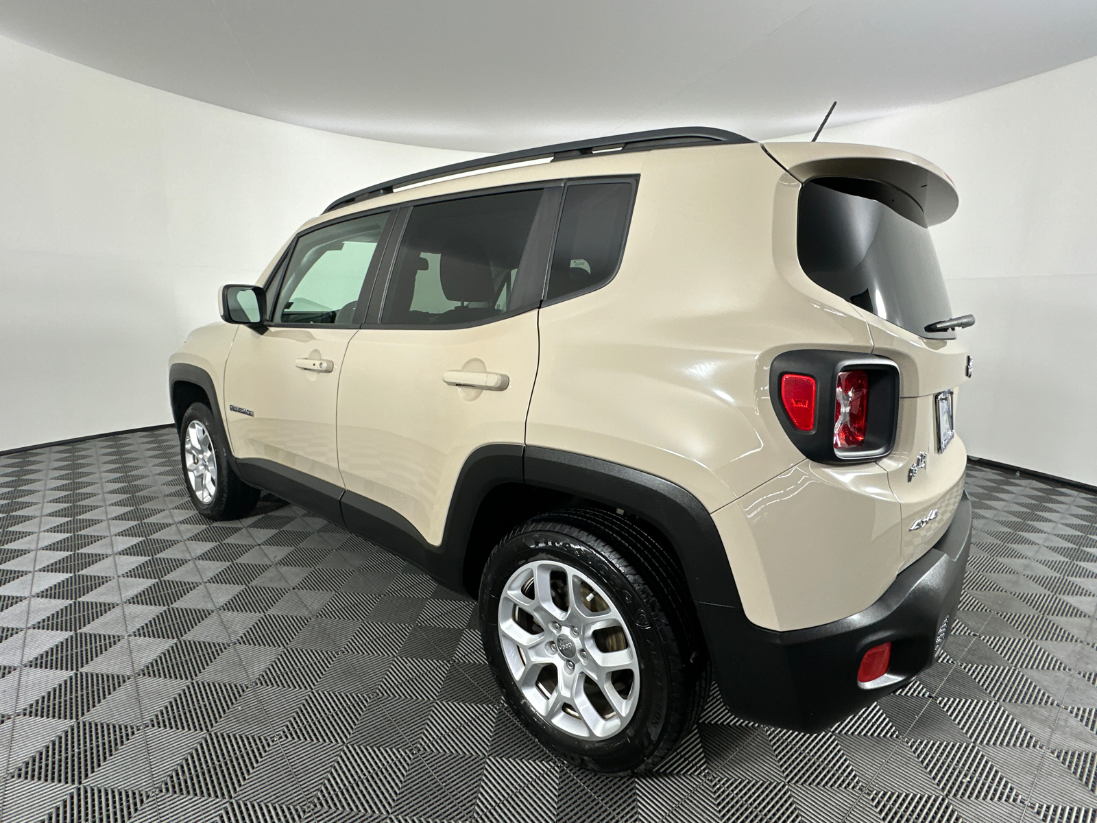 2016 Jeep Renegade Latitude 11