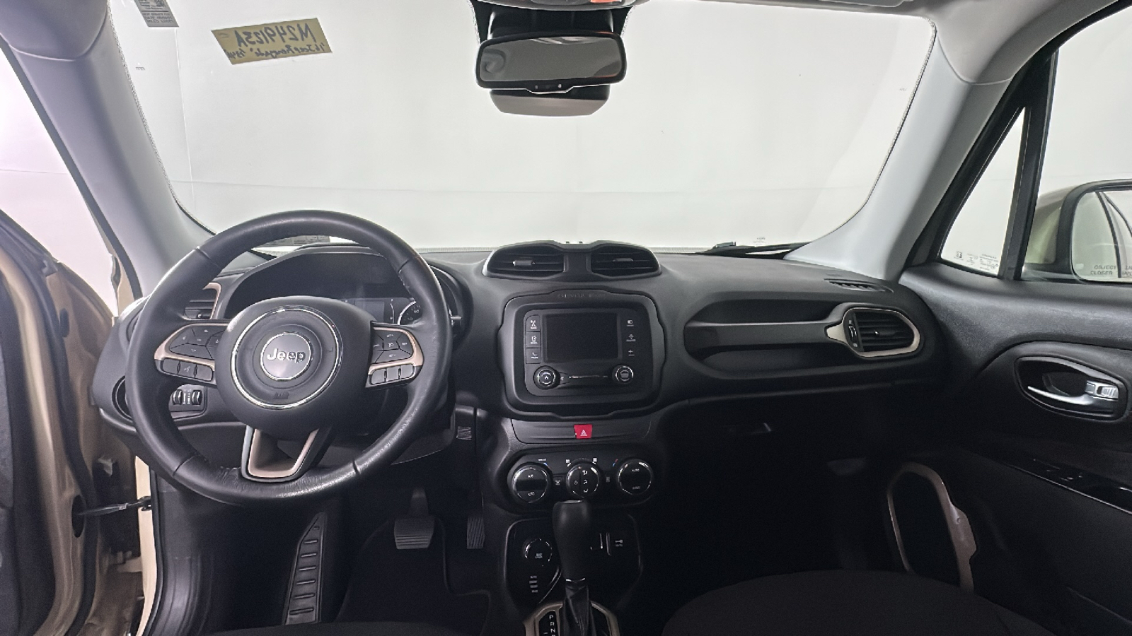 2016 Jeep Renegade Latitude 29