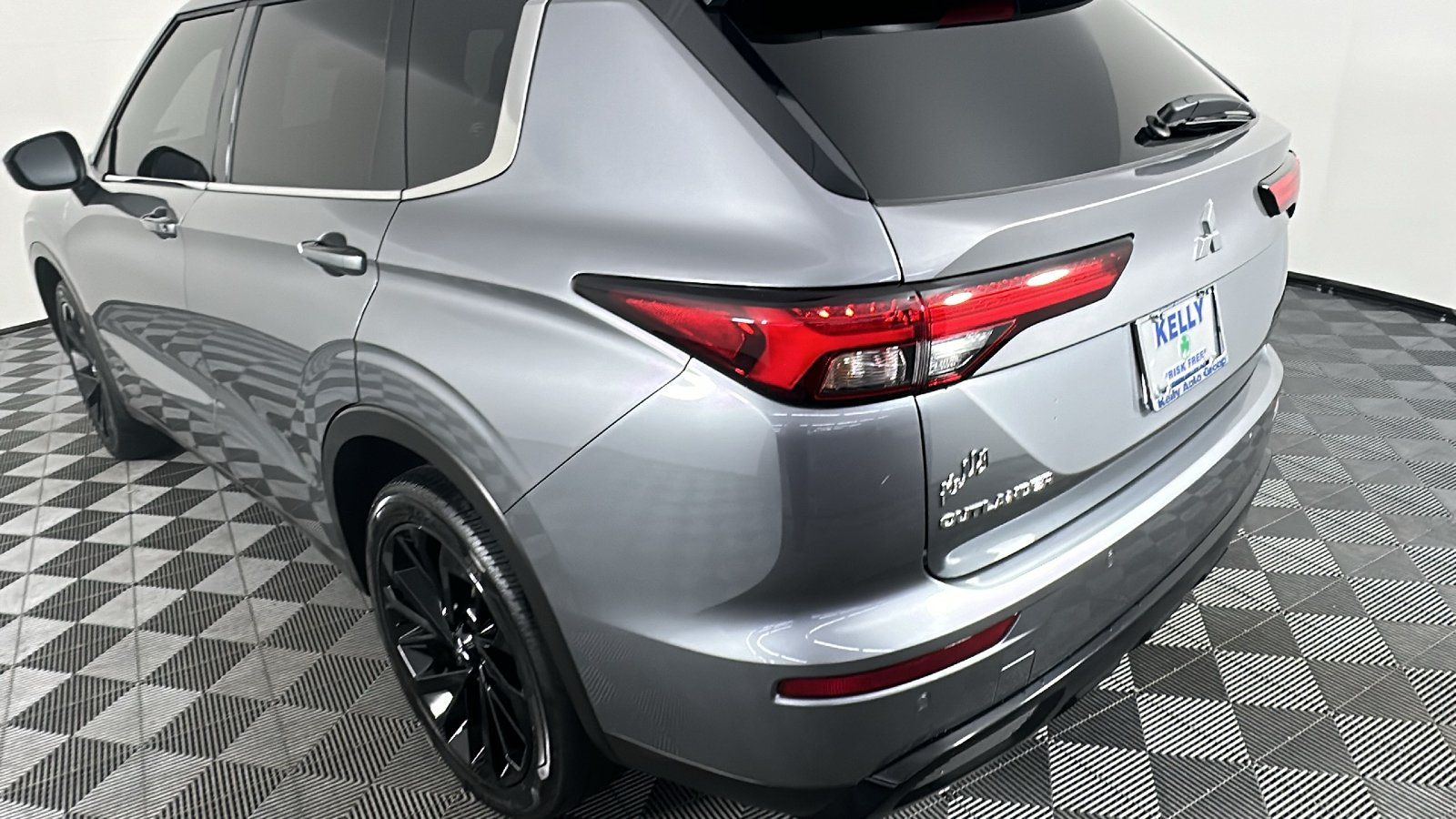 2023 Mitsubishi Outlander SE 12