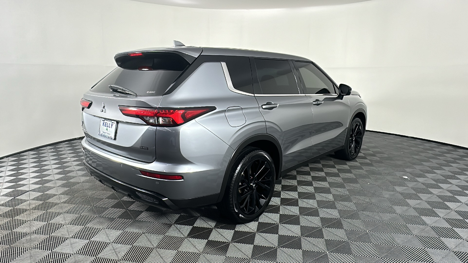 2023 Mitsubishi Outlander SE 19