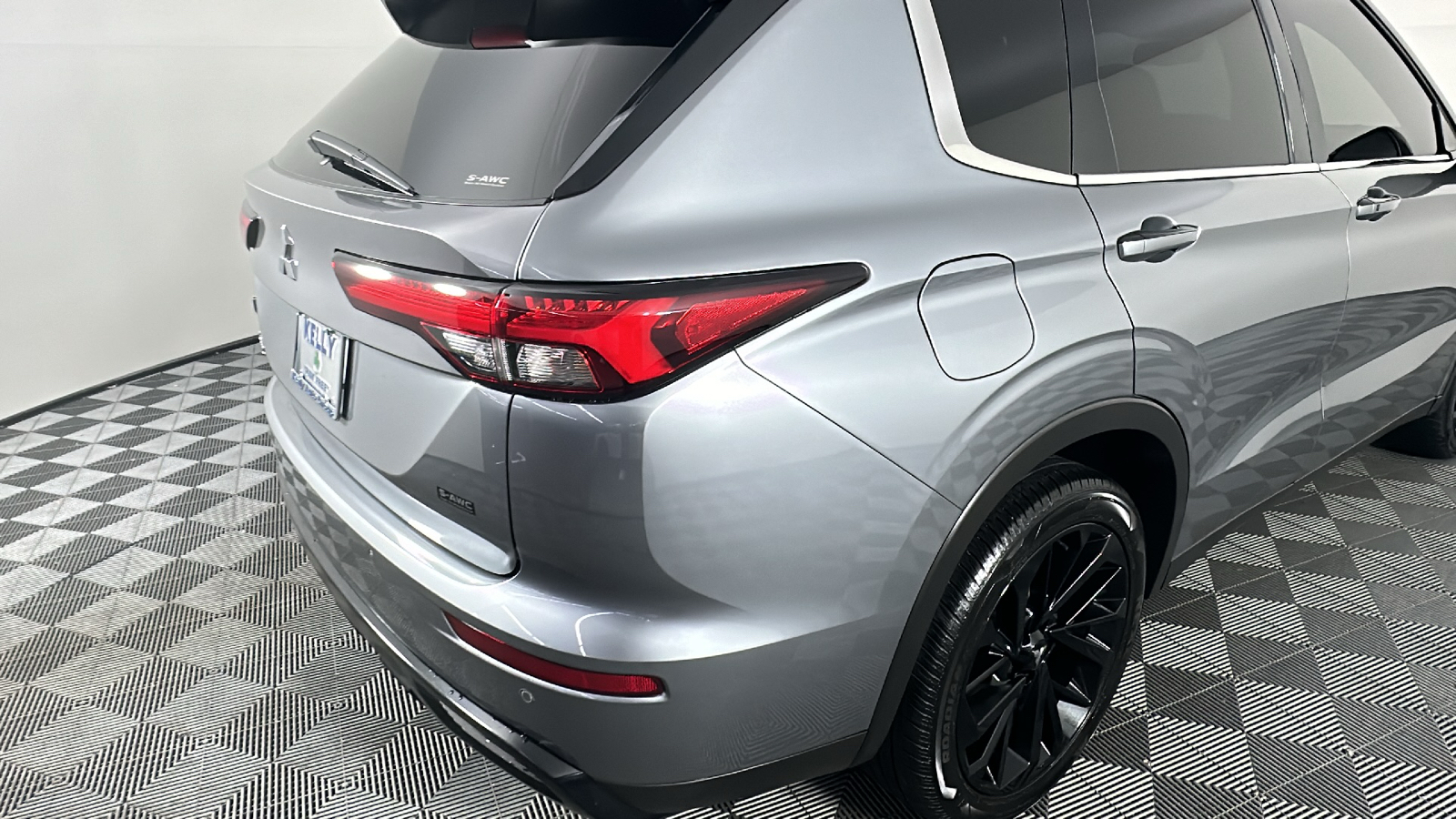 2023 Mitsubishi Outlander SE 20