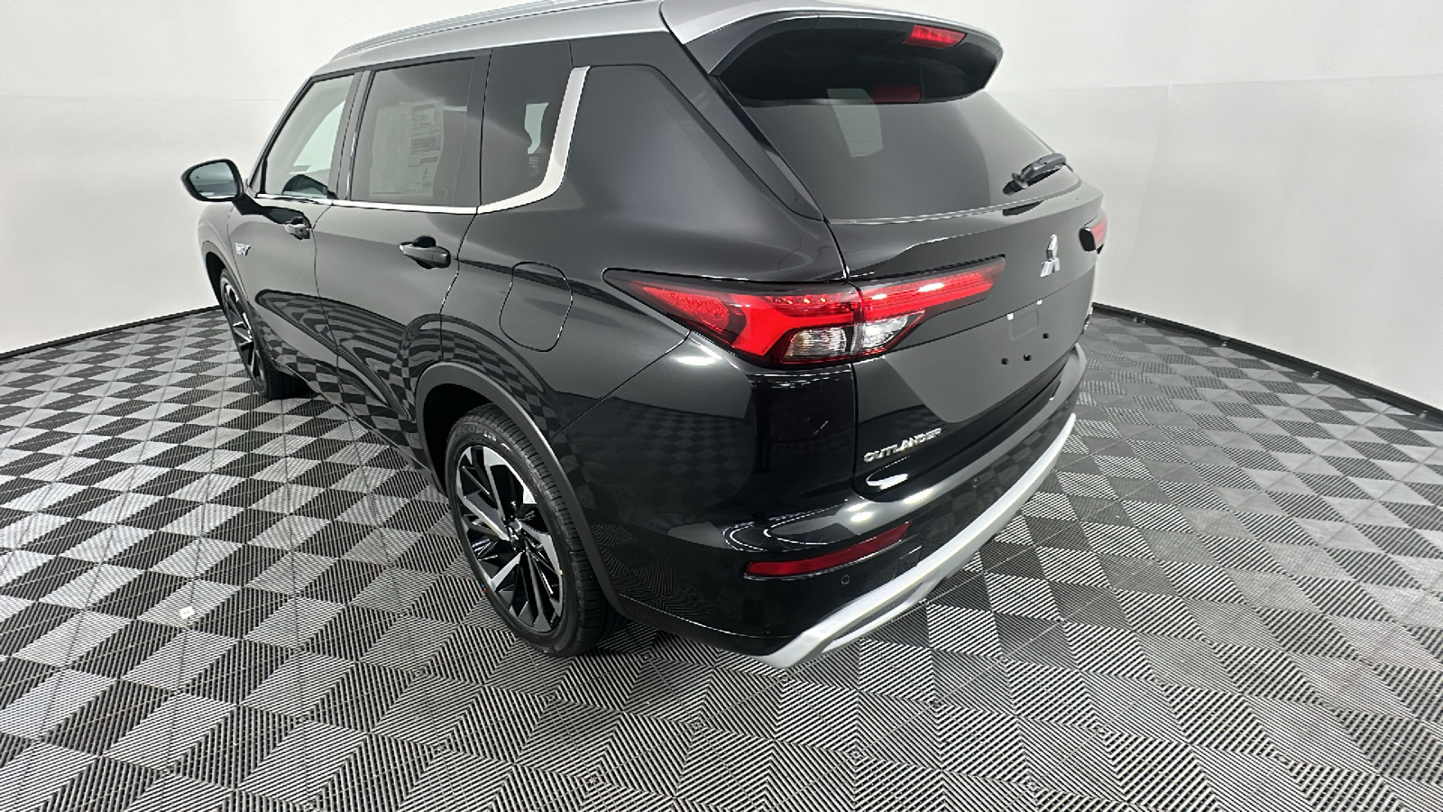 2024 Mitsubishi Outlander PHEV SEL 13