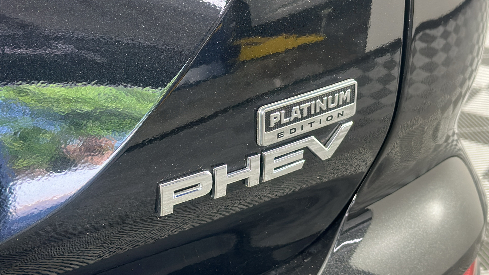 2024 Mitsubishi Outlander PHEV SEL 16