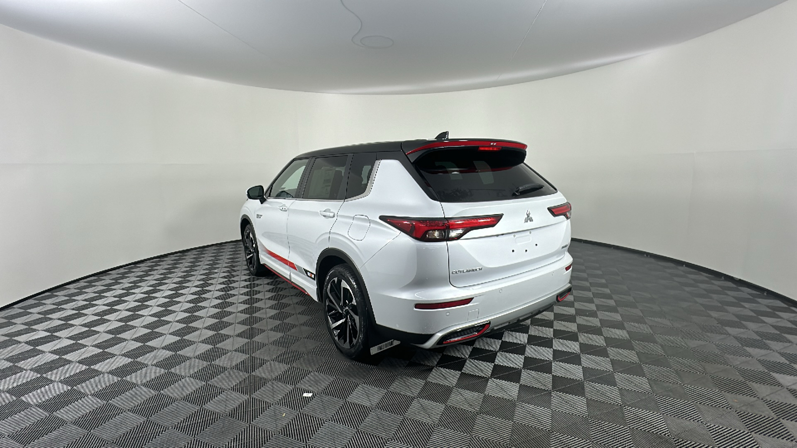 2024 Mitsubishi Outlander PHEV SE 9