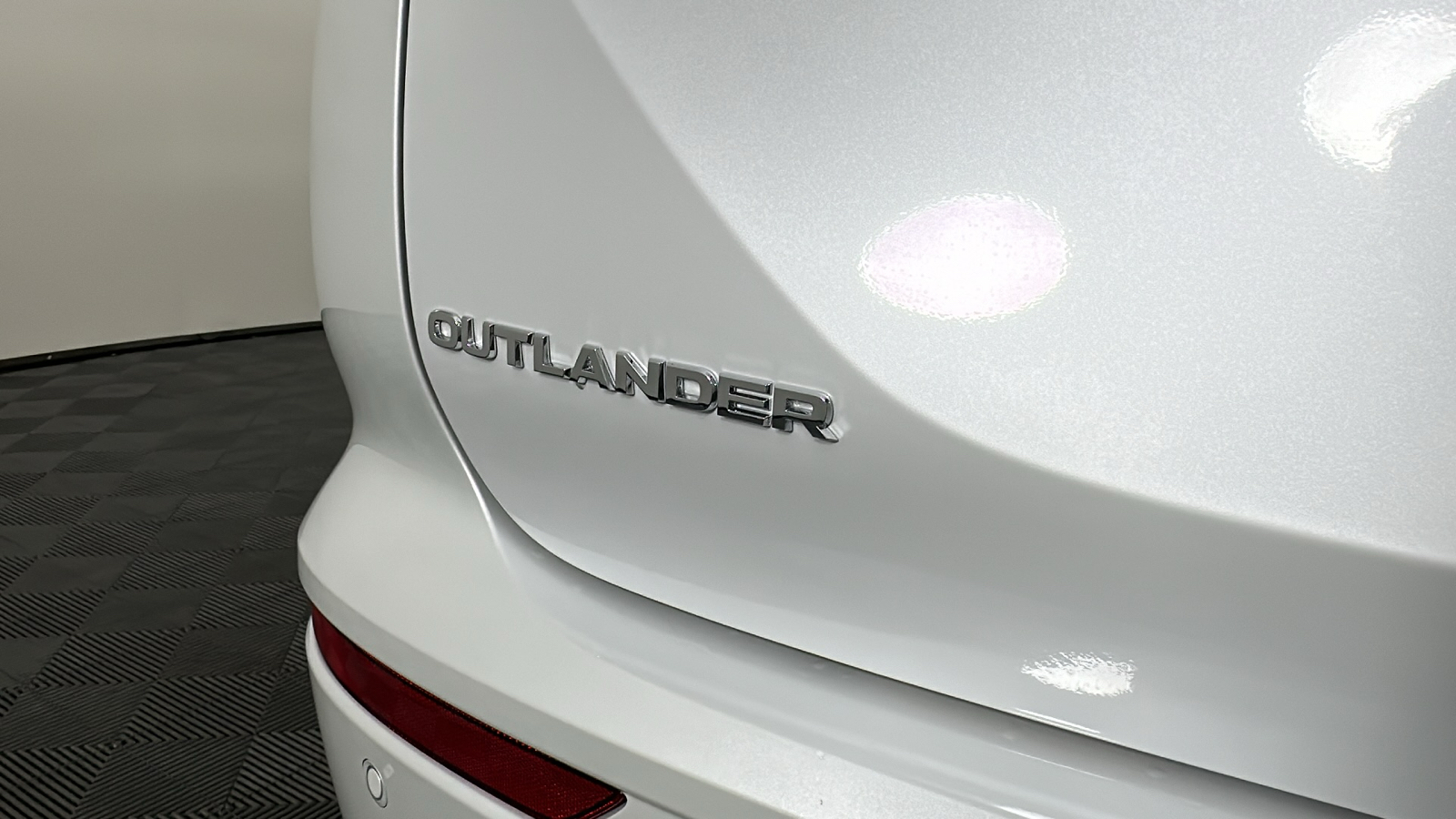 2024 Mitsubishi Outlander PHEV SE 17