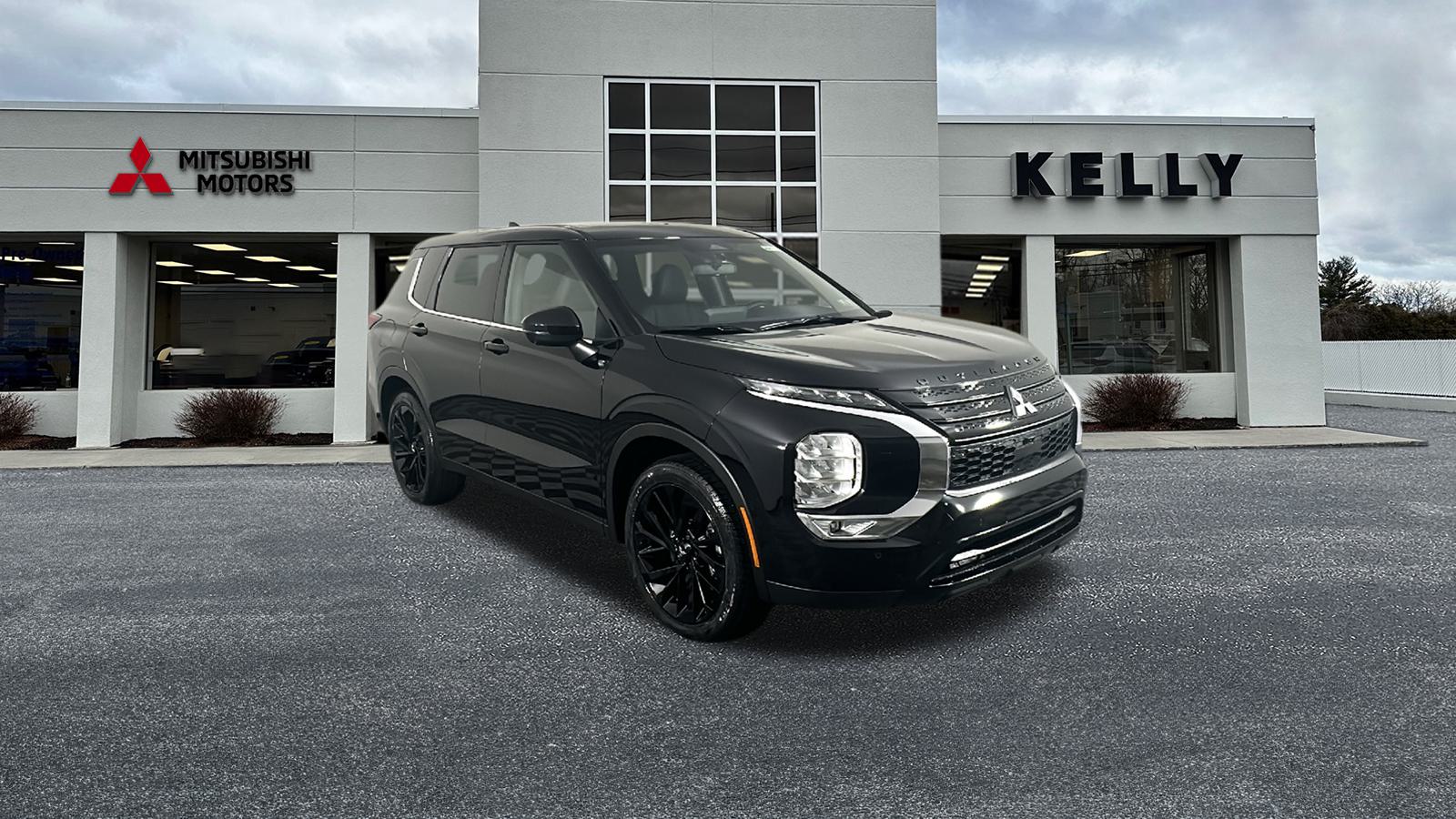 2024 Mitsubishi Outlander SE Black Edition w/Pano Roof 1