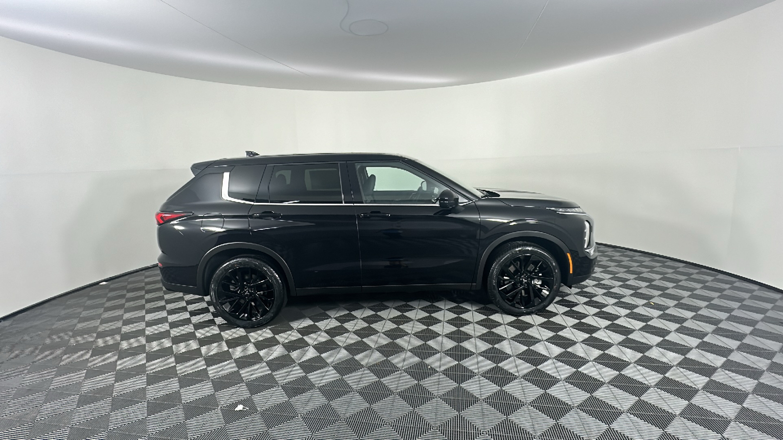 2024 Mitsubishi Outlander SE Black Edition w/Pano Roof 19