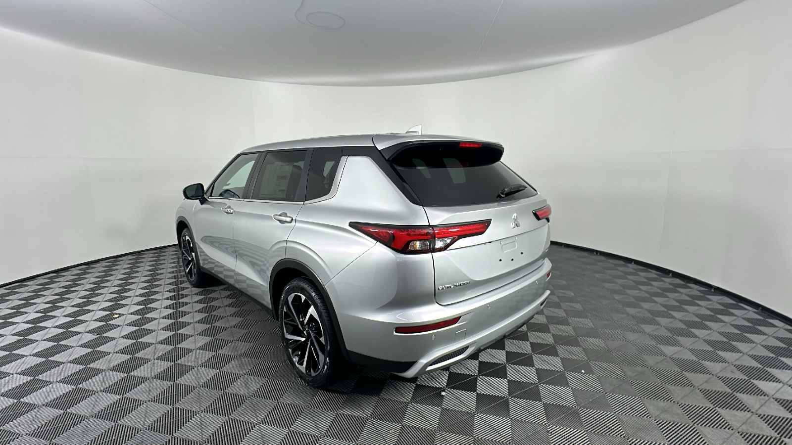 2024 Mitsubishi Outlander SE 9