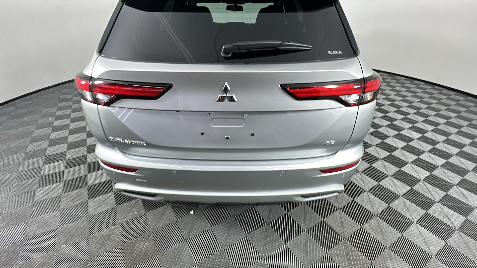 2024 Mitsubishi Outlander SE 13