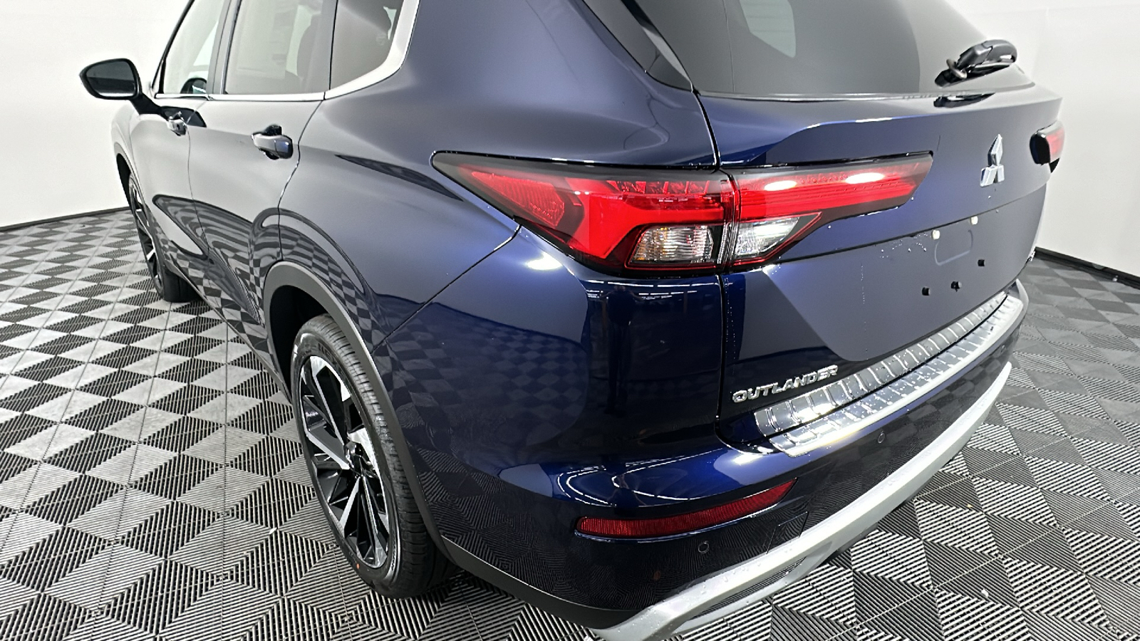 2024 Mitsubishi Outlander SE 11