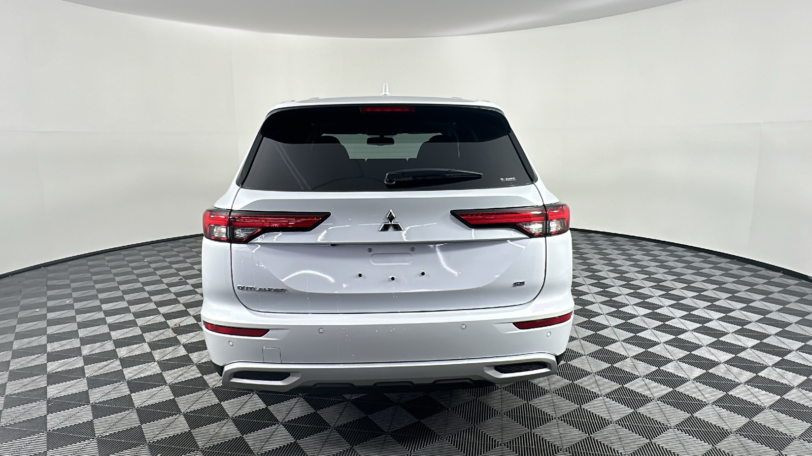 2024 Mitsubishi Outlander SE 14