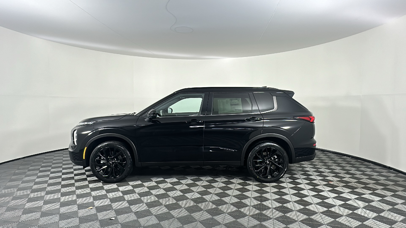 2024 Mitsubishi Outlander SEL Black Edition 8