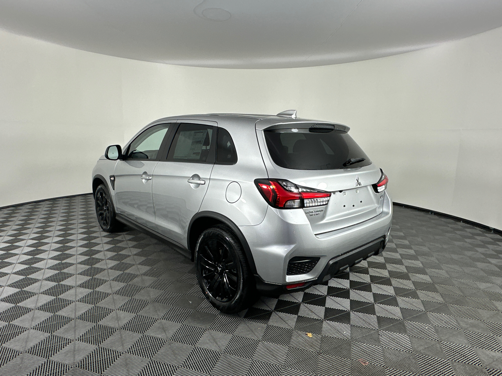 2024 Mitsubishi Outlander Sport 2.0 LE 9