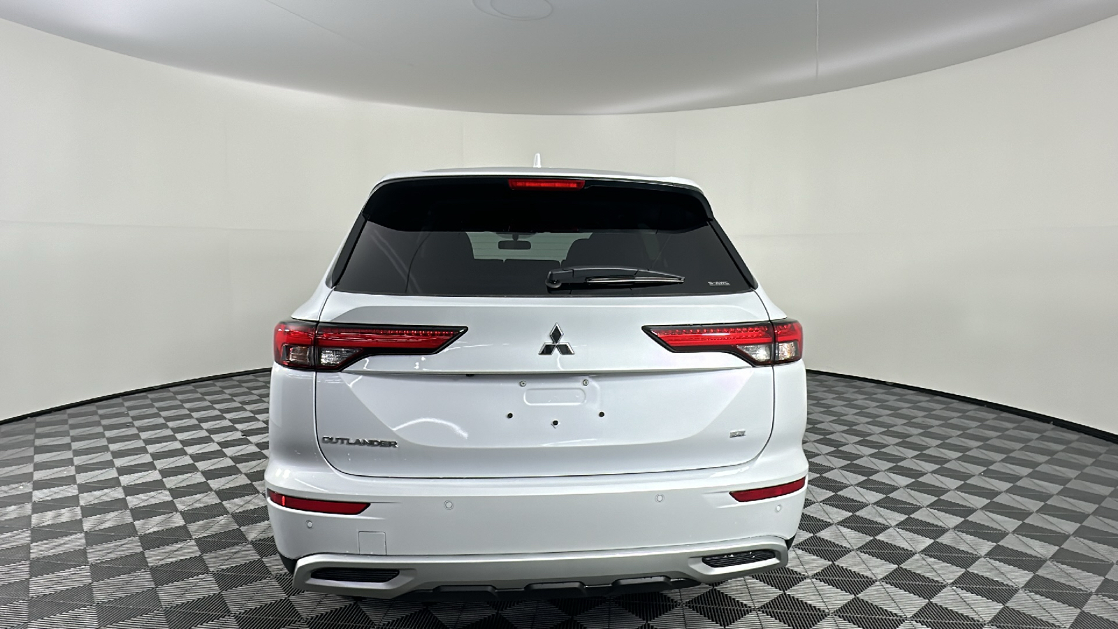 2024 Mitsubishi Outlander SE 13