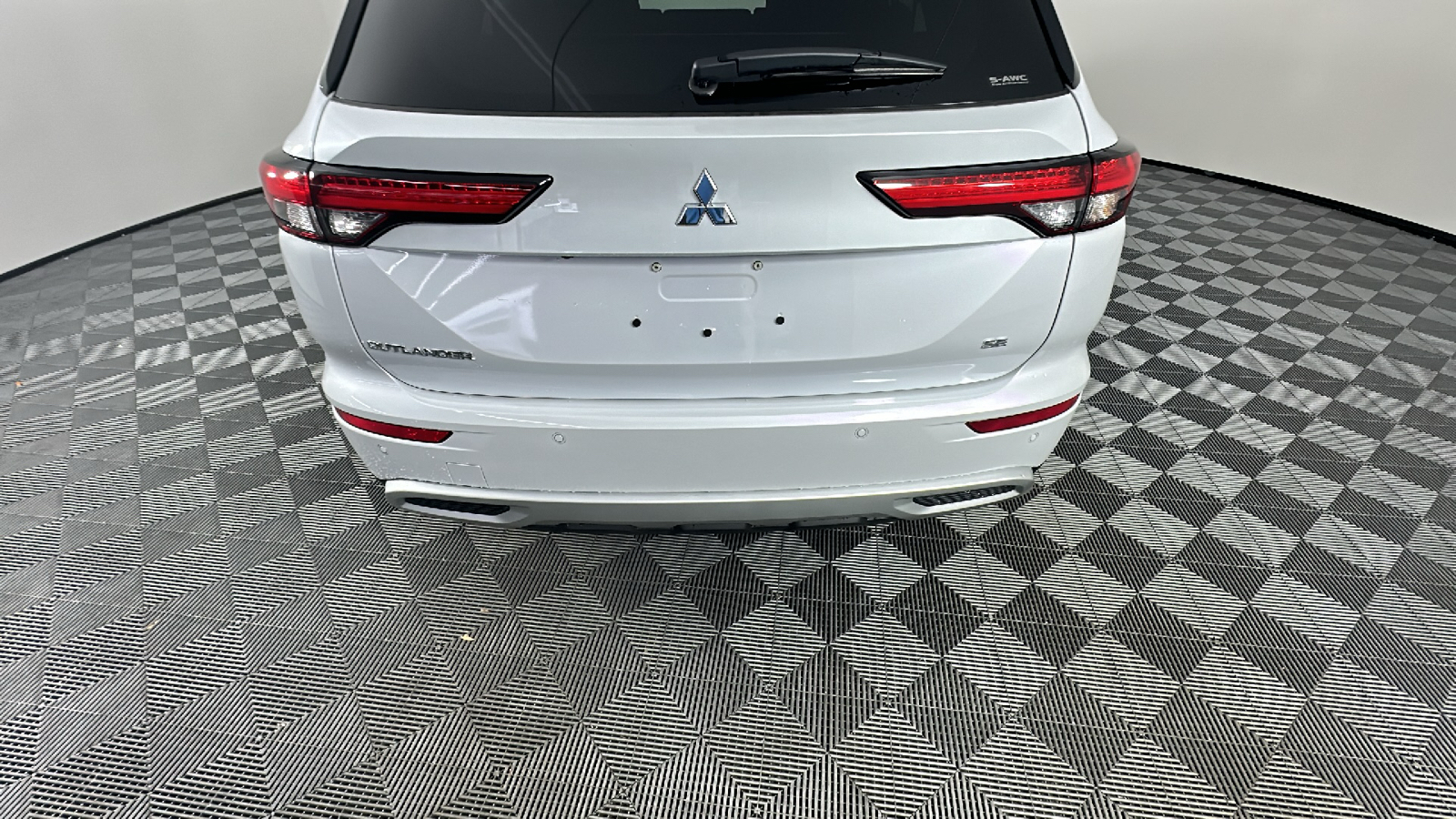 2024 Mitsubishi Outlander SE 13