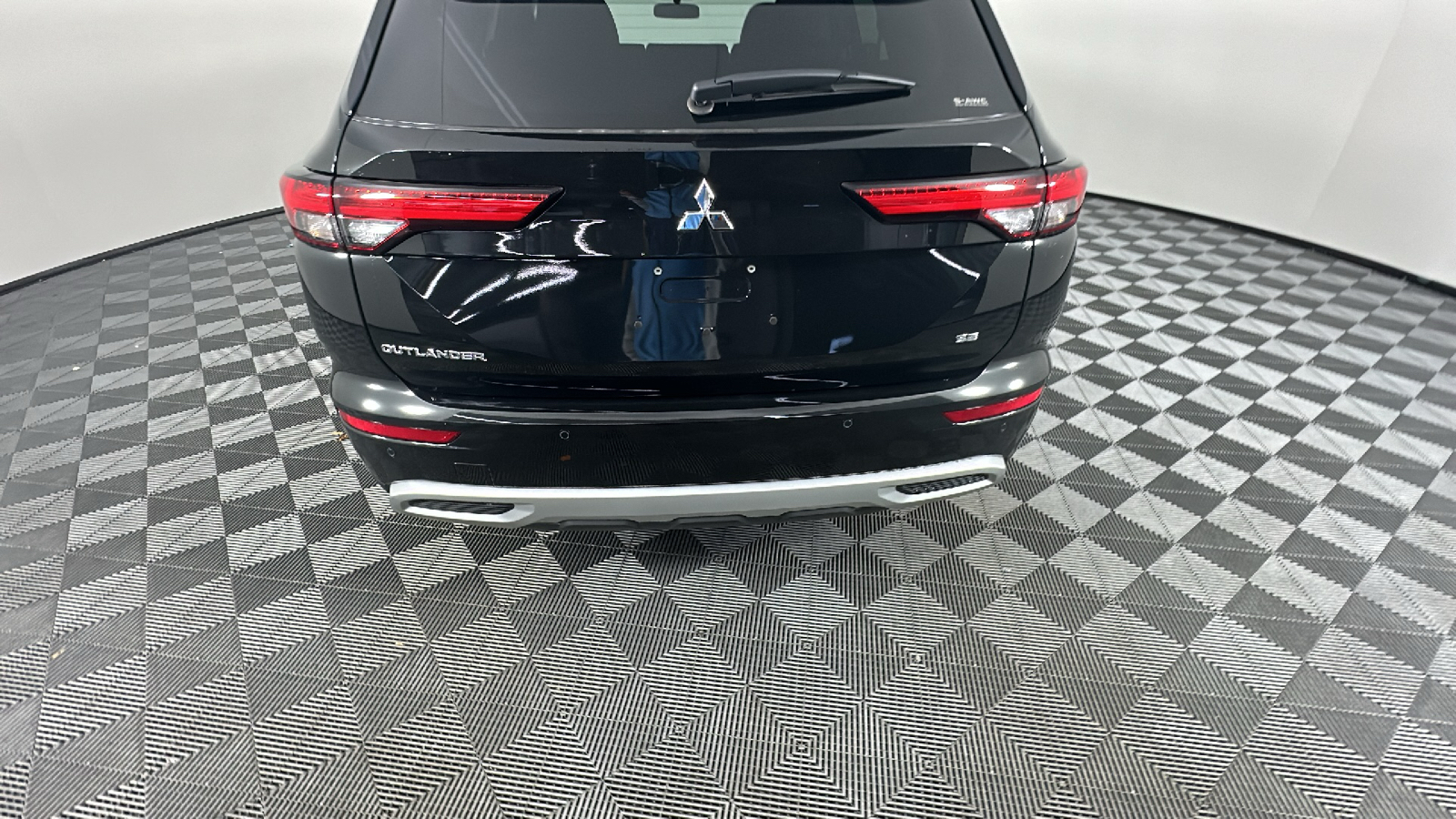 2024 Mitsubishi Outlander SE 13