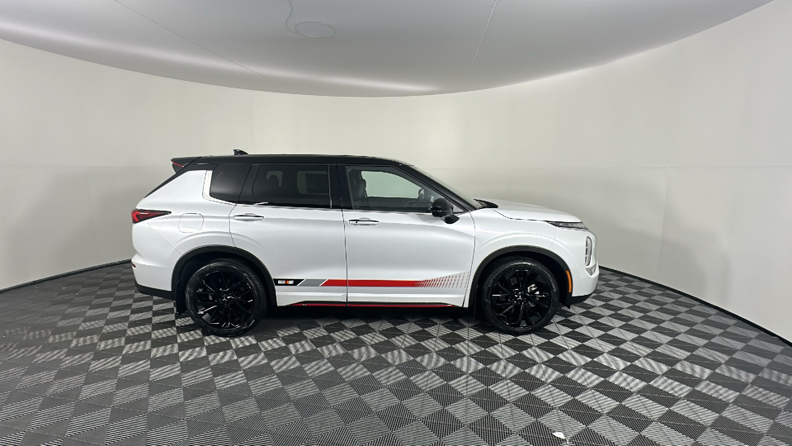 2024 Mitsubishi Outlander SE Ralliart 20