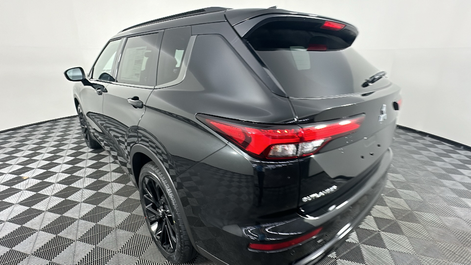 2024 Mitsubishi Outlander SEL Black Edition 10